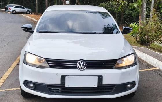 VOLKSWAGEN JETTA 2.0 COMFORTLINE FLEX 4P TIPTRONIC